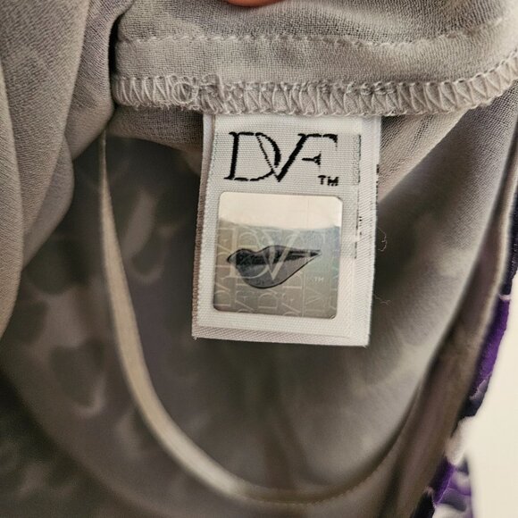 💜Diane von Furstenberg “Jana” Blouse – Sheer Perfection with Silk Lining - Picture 6 of 11